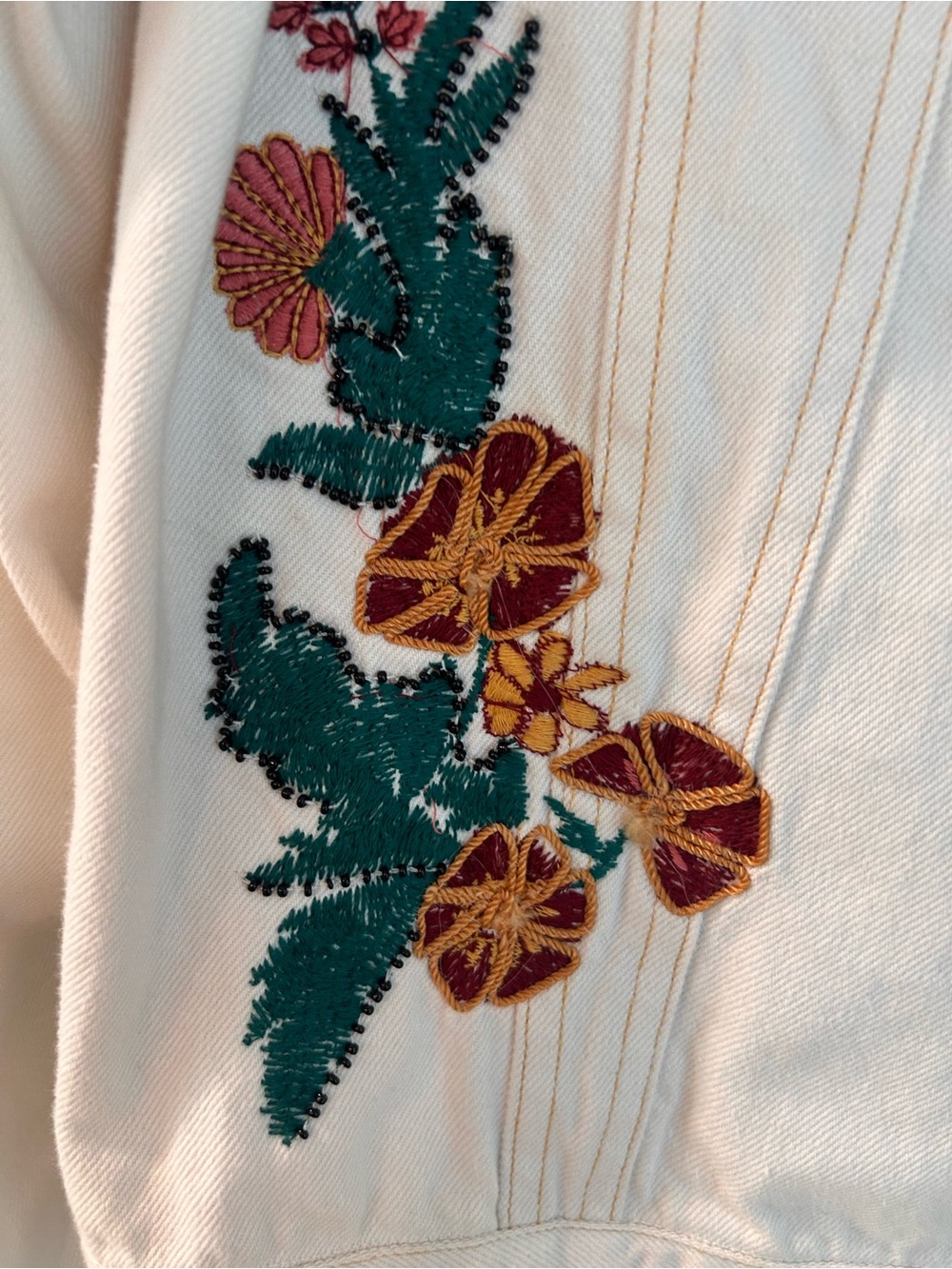 ZARA Embroidered White Denim Jacket with Bird & Floral Motif - Picture 5 of 10